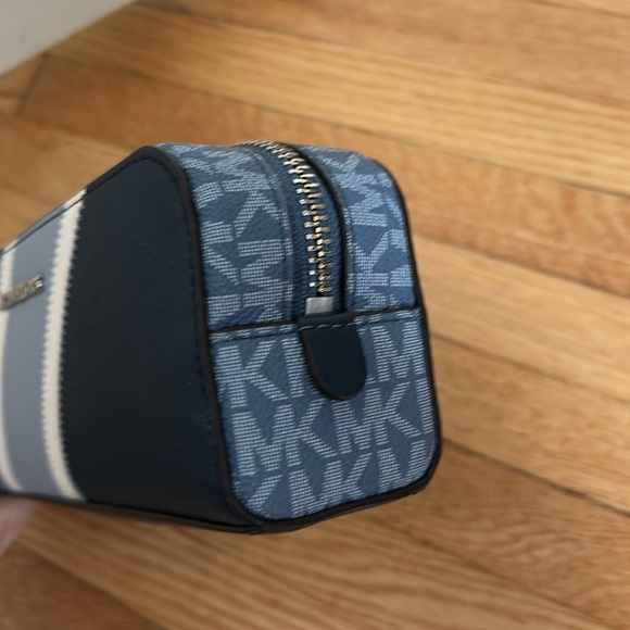 MICHAEL KORS - Travel case w/notebook; blue & white - Picture 3 of 10